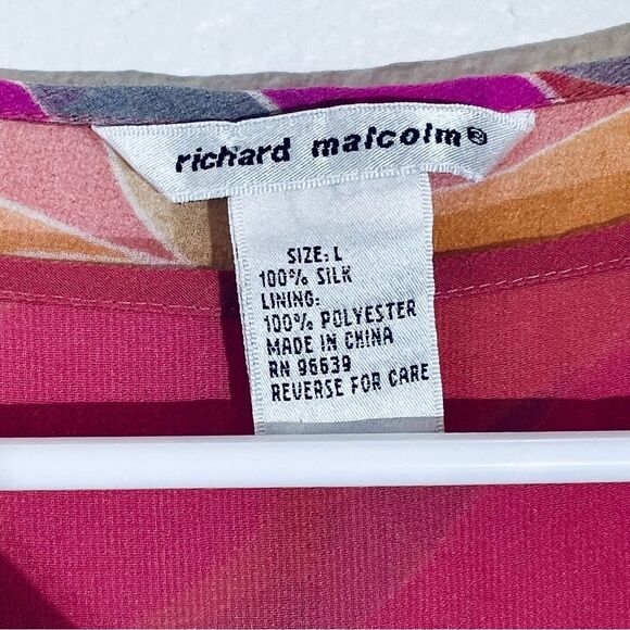 VTG Y2K Retro 100% Silk Abstract Print Top Flutter Sleeves Wavy Hem Size… - Picture 7 of 11